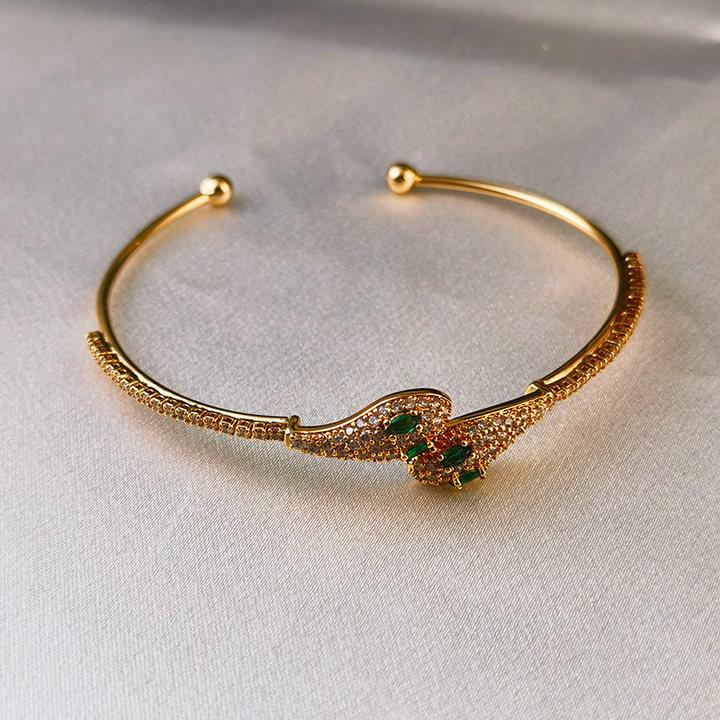Exquisite Green Snake-Shaped Bangle: Luxury Open Bracelet for Women
