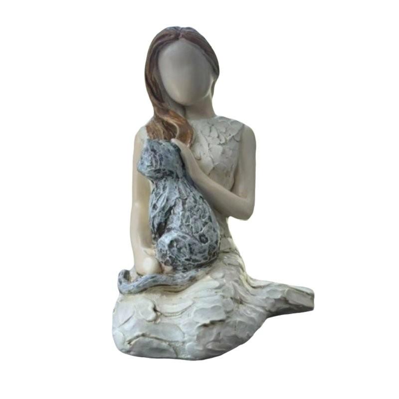 

Girl Holding Little Cat Home Decoration Resin Ornaments Desktop Artware Decorate