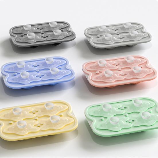 Eiswürfelform mit Deckel Liegender Bär Flexible Silikon-Eiswürfelform Auslaufsicher Stapelbarer Eiswürfel-Aufbewahrungsbehälter für die Heimbar