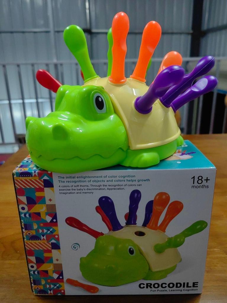 Montessori Hedgehog Puzzle: Educational Toy for Fine Motor Skills & Color Recognition (Ages 0-3)