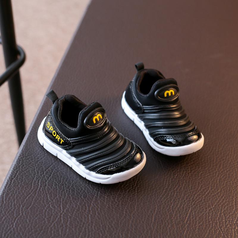 Frühling und Sommer neue Jungen und Mädchen, Raupen-Kindersportschuhe, Kinder-Baby-Kleinkindschuhe mit weicher Sohle