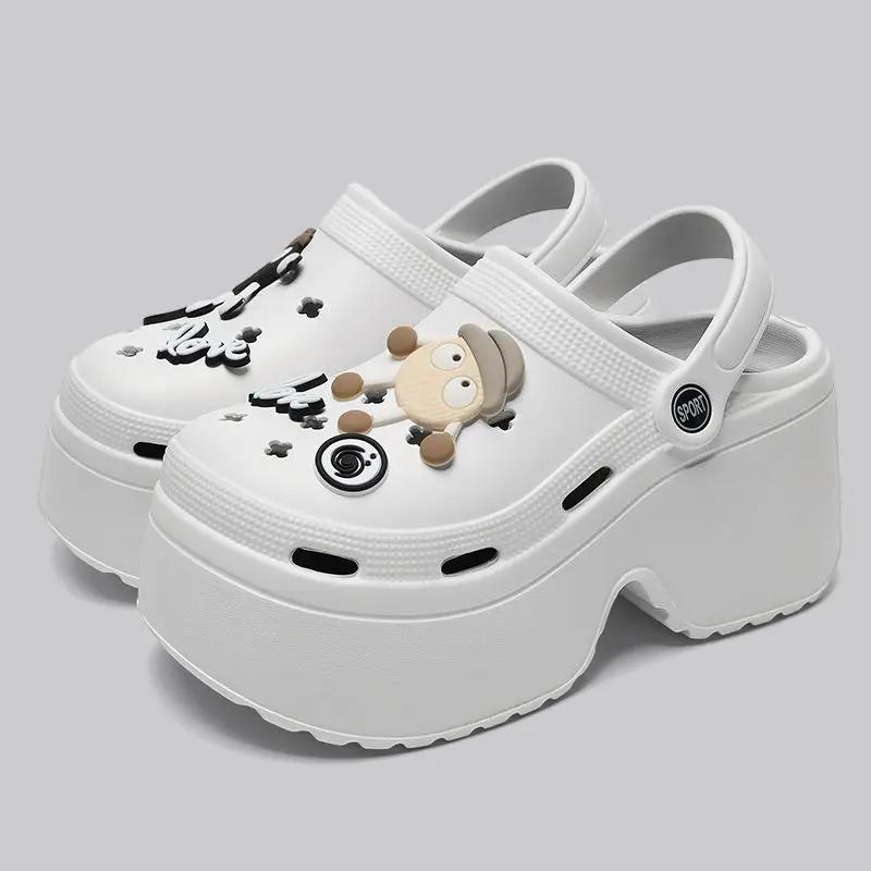 Fashion Women Slippers Platform Metal Decoration Sandals Wedges Shoes Outdoor Clogs Thick Sole Slipper Ladies Flip Flops Garden Shoes