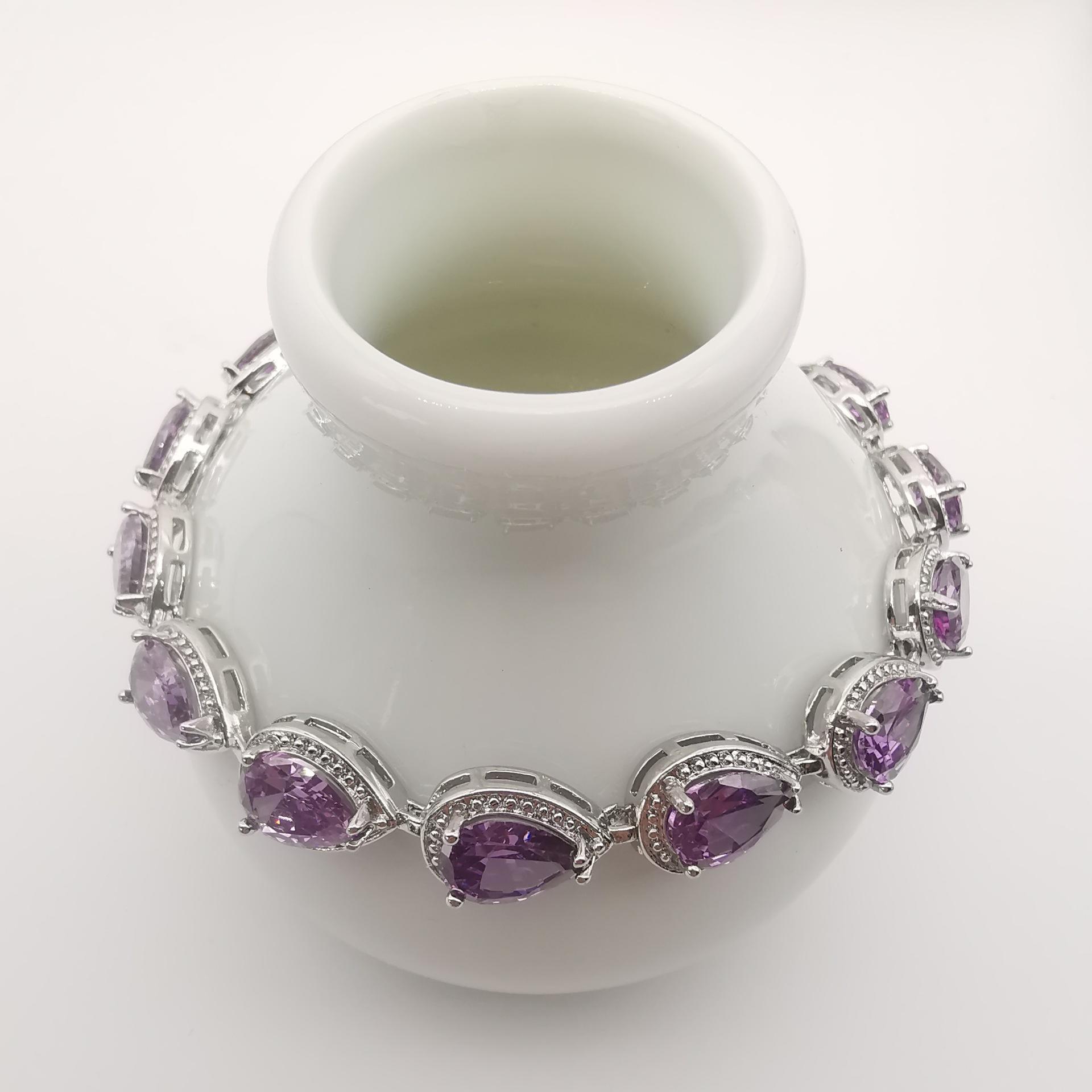 Europäischer und Amerikanischer Stil Schmuckset aus vier Teilen Birnenförmiges Amethyst Tansanit Halskette Temperament Ohrringe W5825WW- white