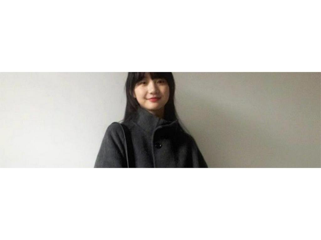 2025 Women's Hepburn Style Woolen Overcoat – Petite Fit, Thickened for Autumn/Winter