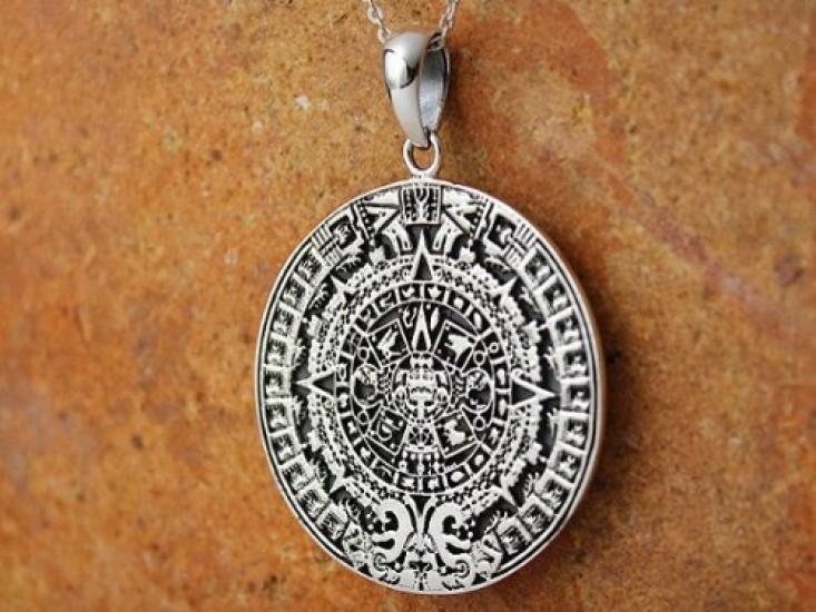Mexico Mayan Aztec Calendar Sun Stone Pendant Top Silver 925