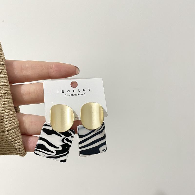 New 111 silver needle personalized design plaid earrings women's, European and American exaggerated geometric square earrings temperament earrings