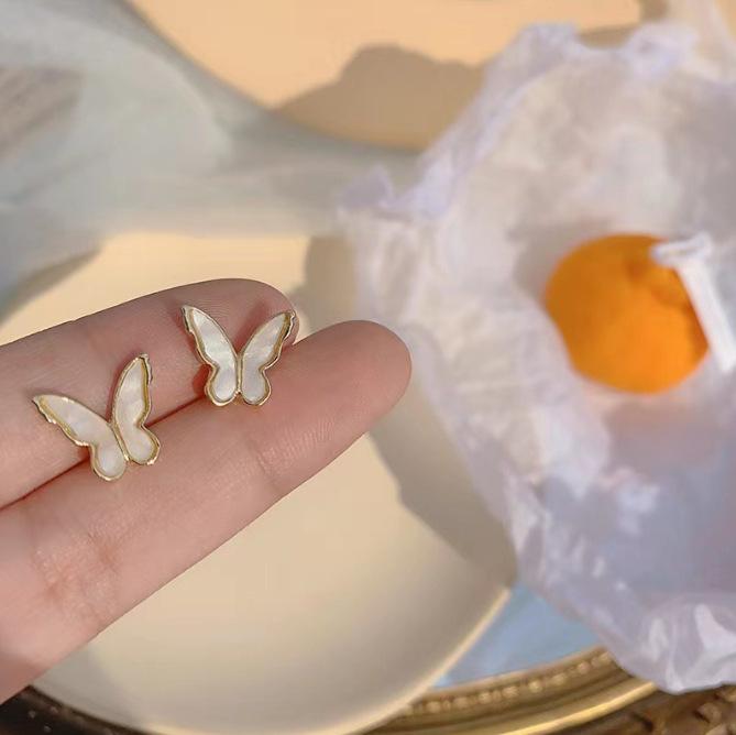 Fashion French Elegant Butterfly Exquisite Stud Earrings Temperament Simple Hundred Tower Earrings Light Luxury Niche High-end Earrings