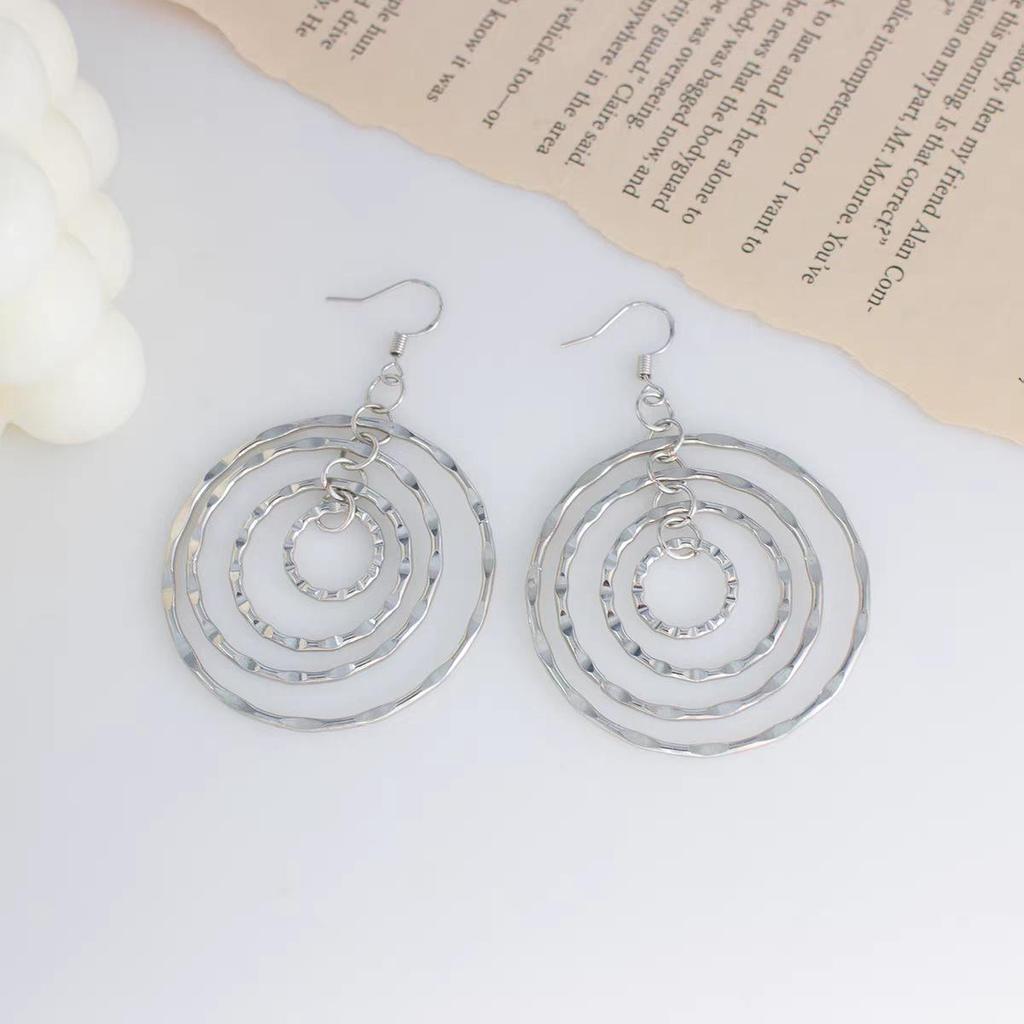 Multi-layer Hammered Circle Hoop Earrings - Elegant, Non-Piercing Clips for a Cool, Clear Look