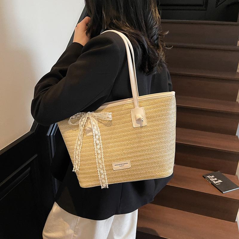 Leisure and Vacation Large-capacity Tote Bag Women's New Fashion Portable Shoulder Bag