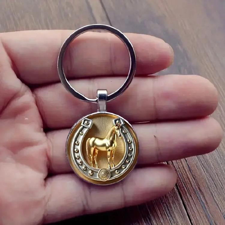 Horseshoe Shaped Keychain With Exquisite Embossing And Gold Plating Lightweight Design For Versatile Use As Symbolic Charm