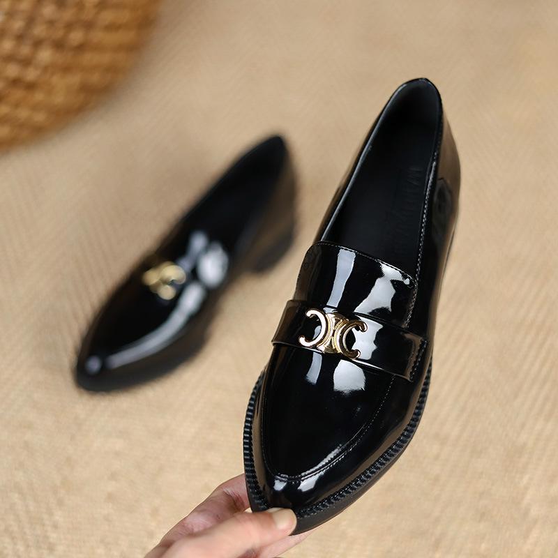 

Small leather shoes women s autumn and winter trendy new inner height increase single shoes black professional work shoes 34 чорний