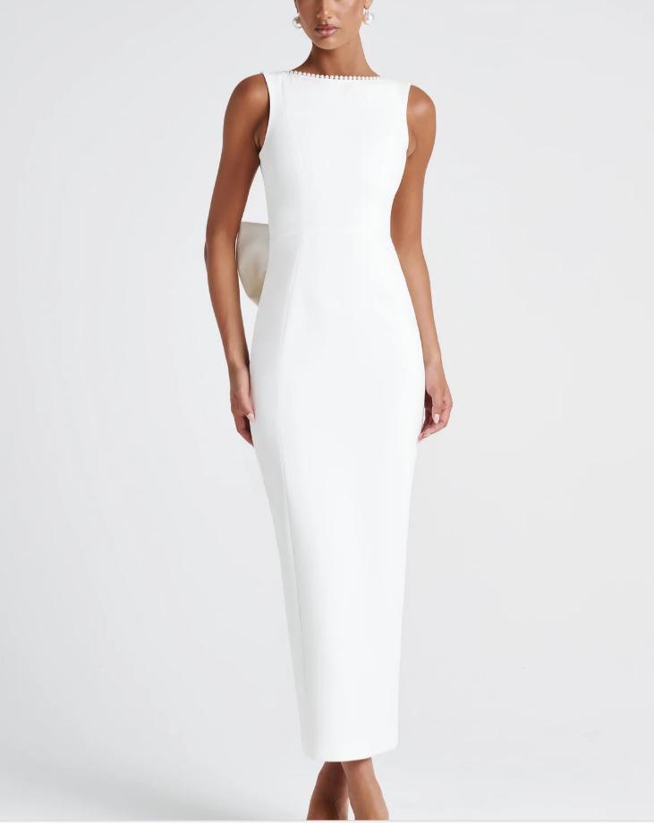 

Chic Black & White Sleeveless Color-Block Dress with Open Back & Pearl Bow - Perfect for Spring/Summer. Extra Large білий