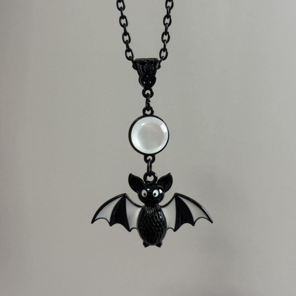 Gothic Personality Black Enamel Bat Opal Moon Pendant Necklace for Women Men Halloween Cute Punk Animals Jewelry Accessory Gifts