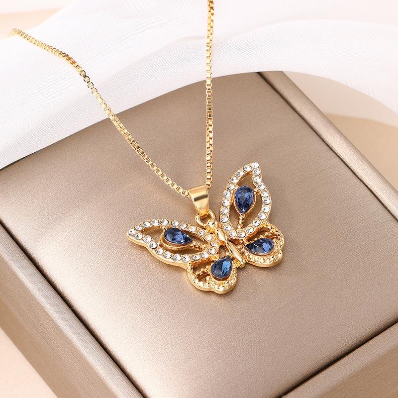 Pendentif en alliage exagéré avec diamants Nouvelle bijouterie Collier papillon simple et polyvalent pour femmes