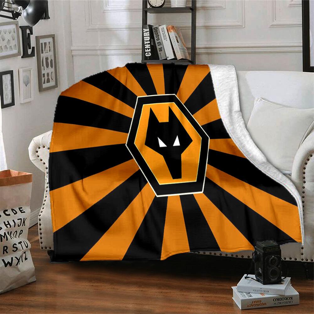 Flaming Wolves Emblem Wanderers Flannel Blanket, Soft Polyester, Modern Design, All-Season for Camping, Travel, Gifts for holidays or birthdays