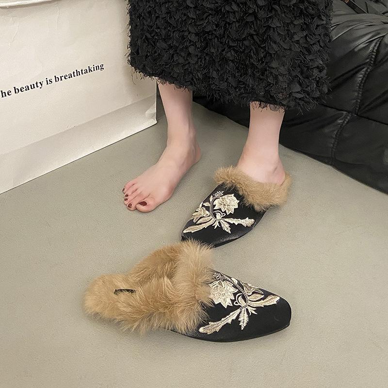 2025 Herbst und Winter neu neue chinesische Kaninchen Mao Mao Schuhe faule Baumwollpantoffeln Kinder Ein-Pedal-Samt-Halbkörper-Mules