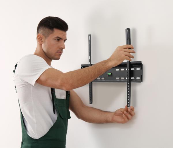 Universal, Solid, Horizontal TV Wall Mount with a Spirit Level