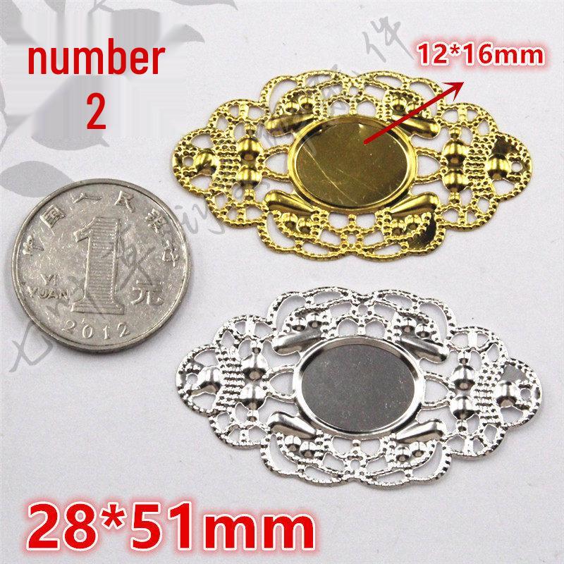Iron Sheet Four-Leaf Clover Double Circle Vine Grass Diamond Flower Holder with Indian Arch Pattern