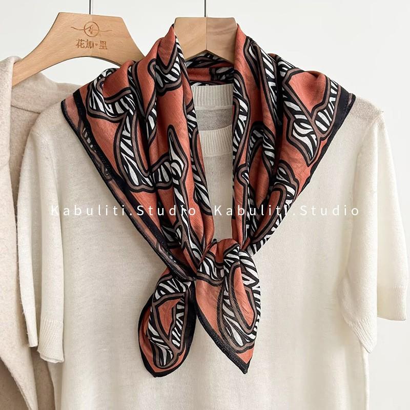 70x70cm Lightweight Square Scarf Women Vintage Black Floral Print Silk-Feel Neck Wrap UV Protection Stylish Accessory