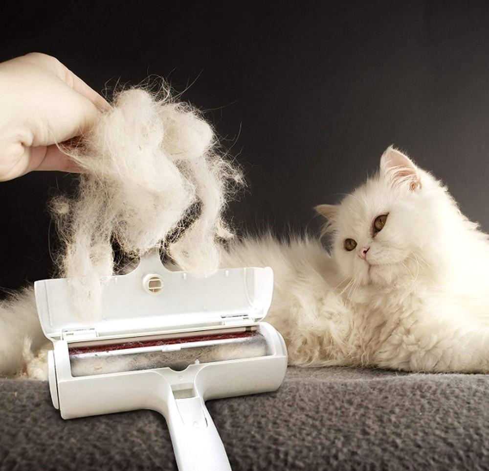 Hot Selling Small Portable Plastic Pet Hair Remover Roller Easy Clean Grooming Brushes for Dogs and Cats