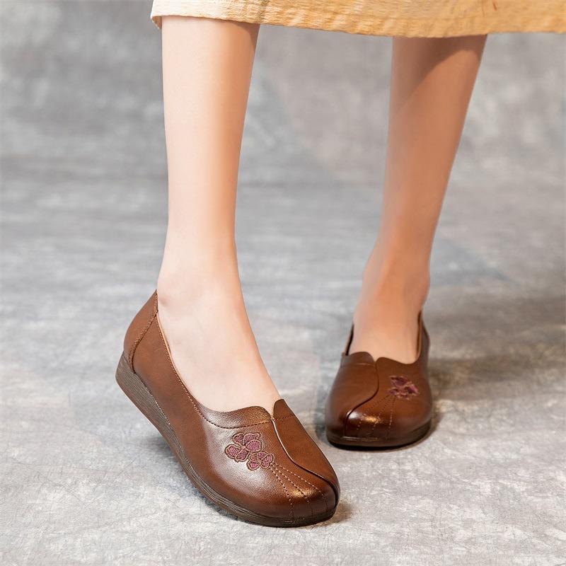 

Весна новые вышитые подошва из говяжьей жилы чехол для стопы повседневные и удобные туфли-лодочки для мамы из натуральной кожи на мягкой подошве туфли для бабушки 41 темно-коричневого