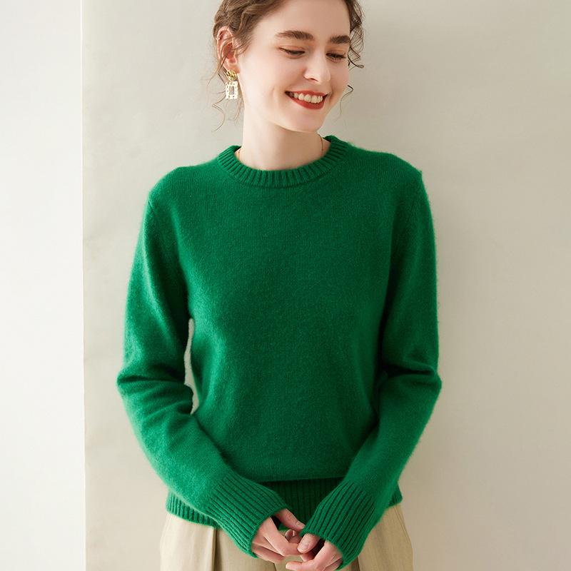 Women's Thickened Cashmere Sweater: Double-Strand Loose Short Knit, Round Neck, Warm Base Layer, Regular Shoulder.