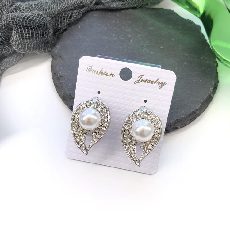 Retro stil personlighet överdrivna metallnitar örhängen enkla geometriska barockstil hoppande örhängen mode öron smycken