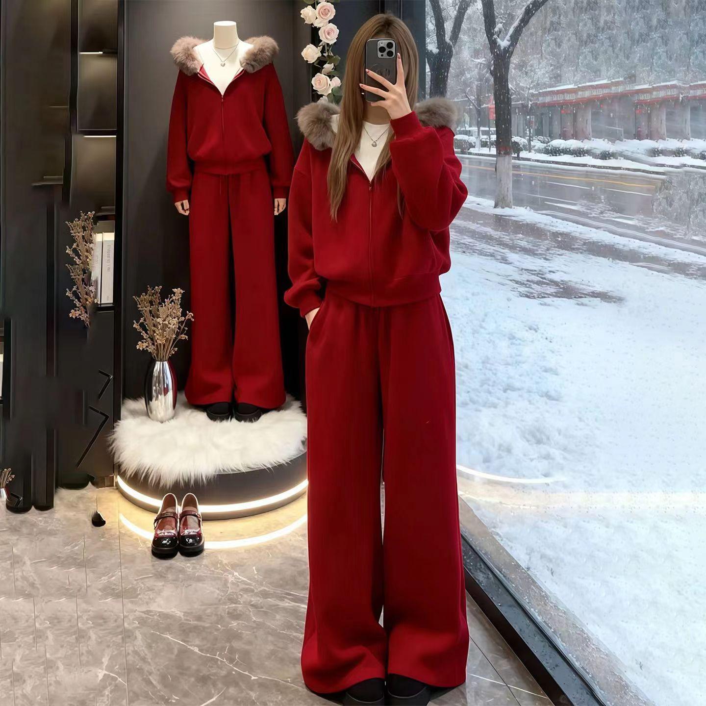 

European-Style Plush Thickened Women s Sports Suit: Autumn/Winter Korean Loose Fit Fur Collar Cardigan Two-Piece Set. 2XL
