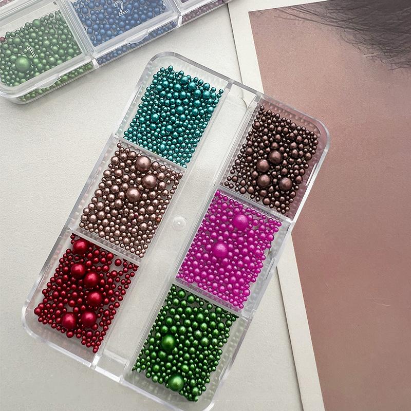 6Grid 3D Christmas Alloy Gold Snowflake Nail Charms 26/28pcs Christmas Tree/Wreath/Bell Gems Rhinestones Winter Holiday Nails