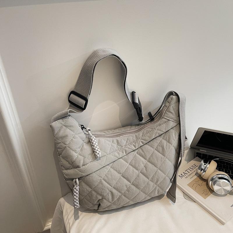 New Women Hobo Bag Large Capacity Crossbody Shoulder Bag Fashi Quilted Casual Tote Comfortable and Versatile Bags for Travel