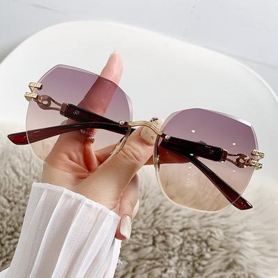 Nuovi Occhiali da Sole Senza Montatura alla Moda Donna Personalizzati Ovali Montatura Grande Moda All-Match Occhiali da Sole da Donna Festa in Spiaggia all'Aperto UV400