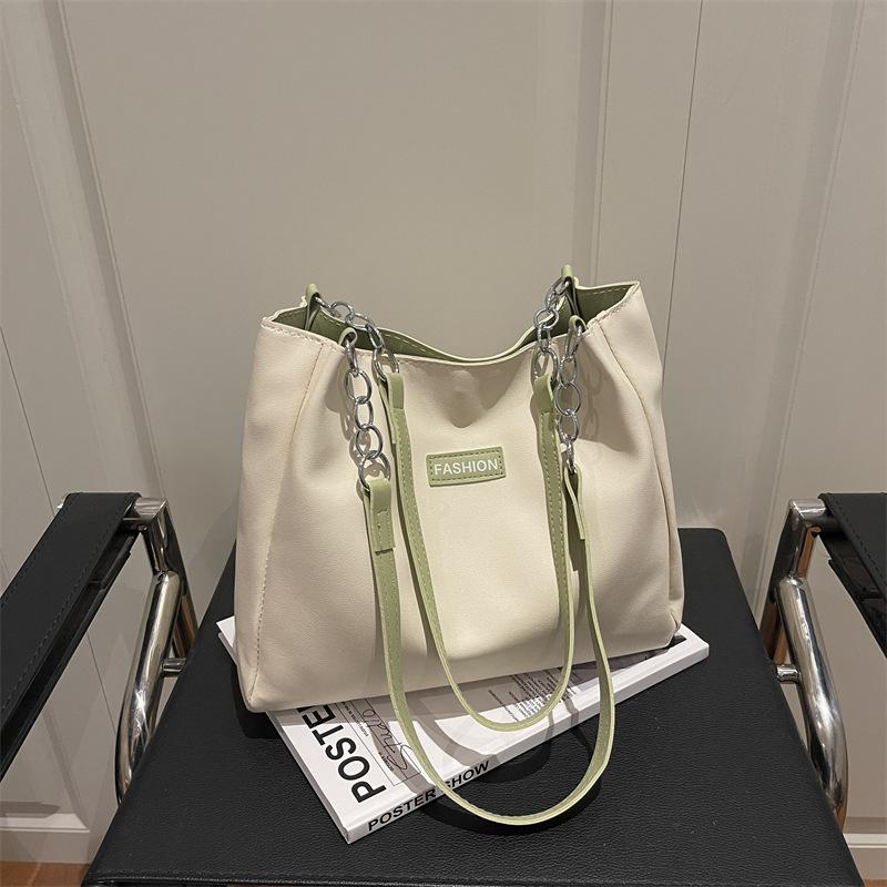 

2. Trendy spring new women s shoulder bag fashionable simple and versatile handbag water-repellent leather bag