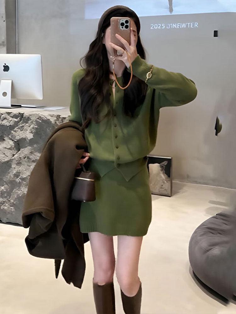 Women s Elegant Green Knit Skirt and Sweater Two-Piece Set - Autumn/Winter Collection Small