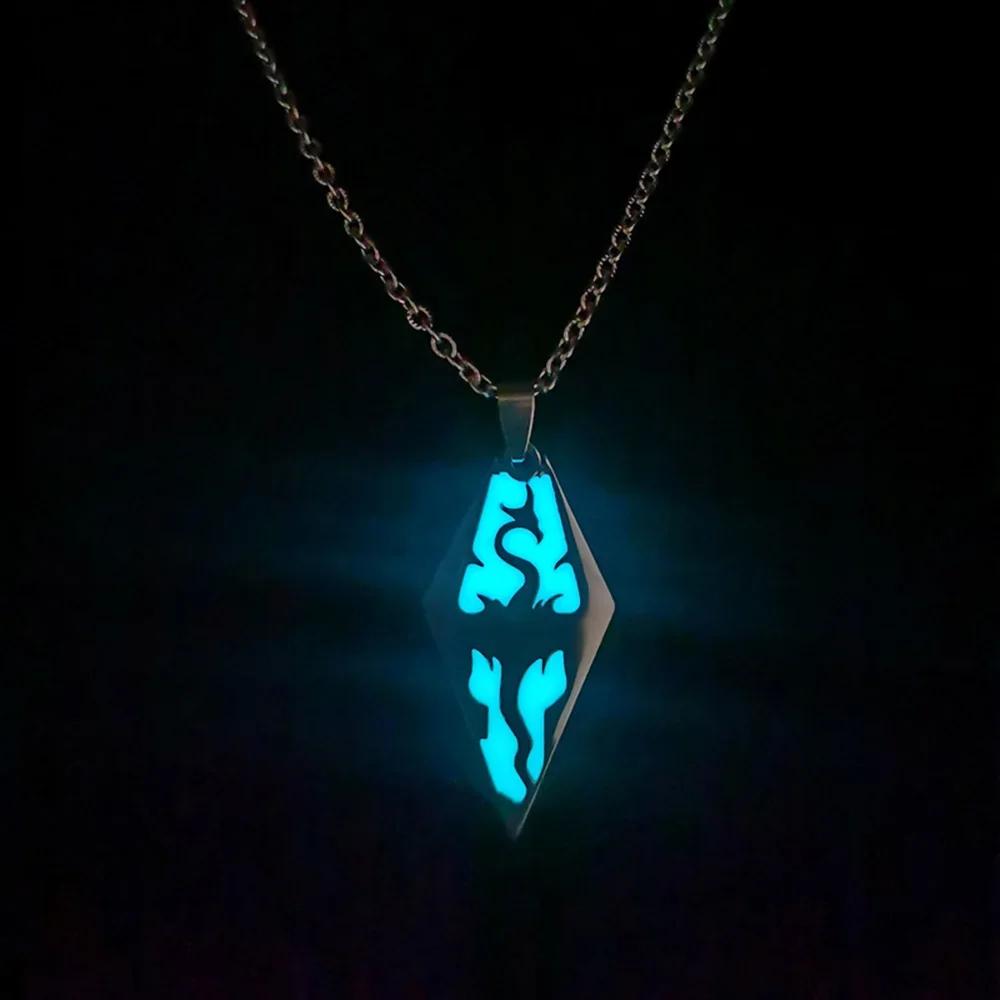 

Fashion Stainless Steel Glowing Luminous Dragon Collar Fluorescence Glow In The Dark Dragon Pendant Necklace for Halloween Gift