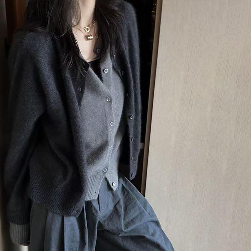 Korean Style 100% Wool Color Block Women's Layered Knit Cardigan – High-End Lazy Style Round Neck Sweater.