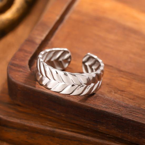 Thumb Ring Retro Leaf Shape Adjustable Opening Design Finger Ring Anti-Oxidation Stainless Steel Finger Band