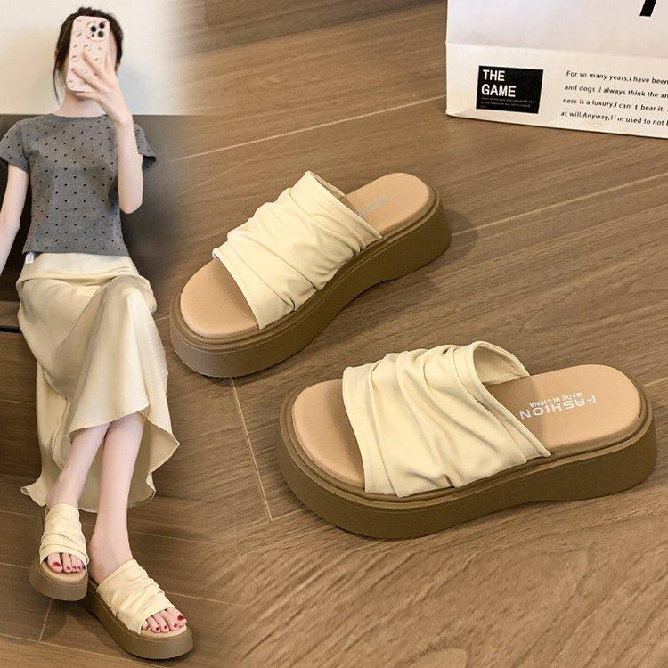 Comfort Version~ Thick Bottom Heightening Pleated Slippers Women's 2025 New Korean Version Versatile Flat Bottom One Word Cool Like Summer Outer Wear