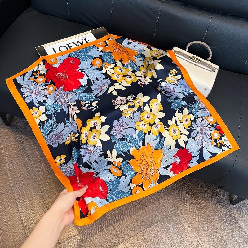 New silk scarf women's fashion versatile high-end small square scarf Korean version neck protection scarf spring and autumn retro scarf binding bag