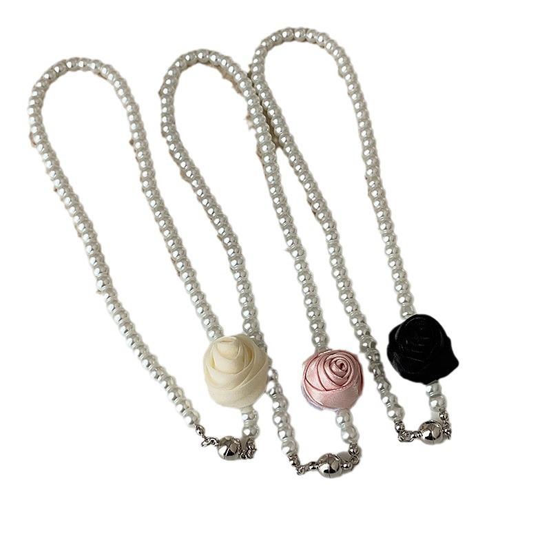 Three-Dimensional Flower Magnet Pearl Necklace Female Niche Design French Retro Versatile Temperament Fashion Neck Chain Collarbone Chain