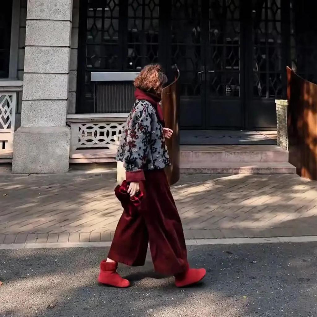 Women's Retro Winter Set: High-End Short Jacket and Slimming High-Waisted Red Wide-Leg Pants.
