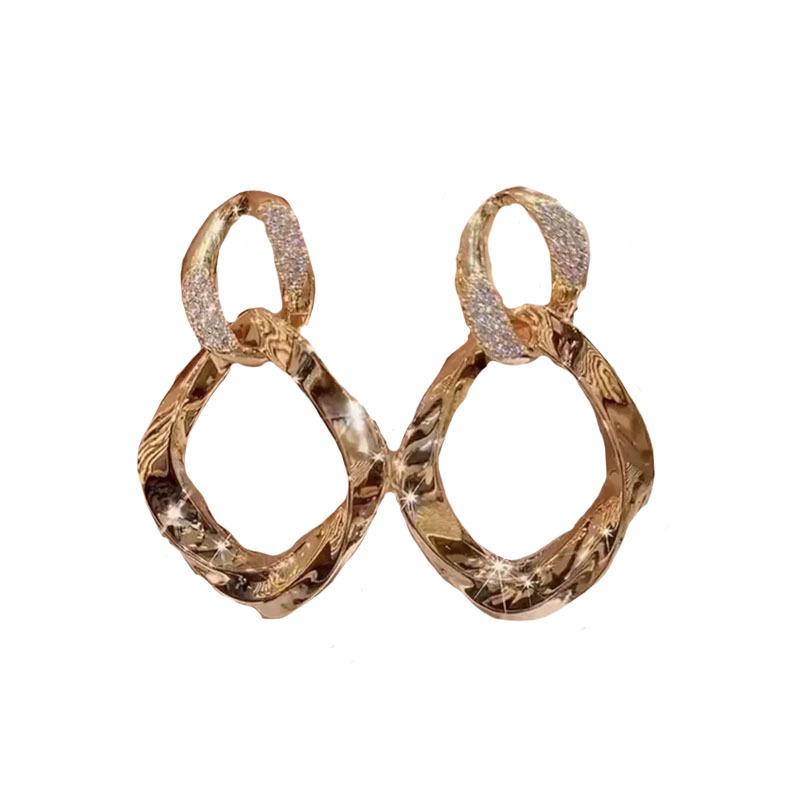 Double Layered Interlocking Circle Micro Inlaid Earrings for Trendy Women, Exquisite and Niche Design, Versatile Earrings