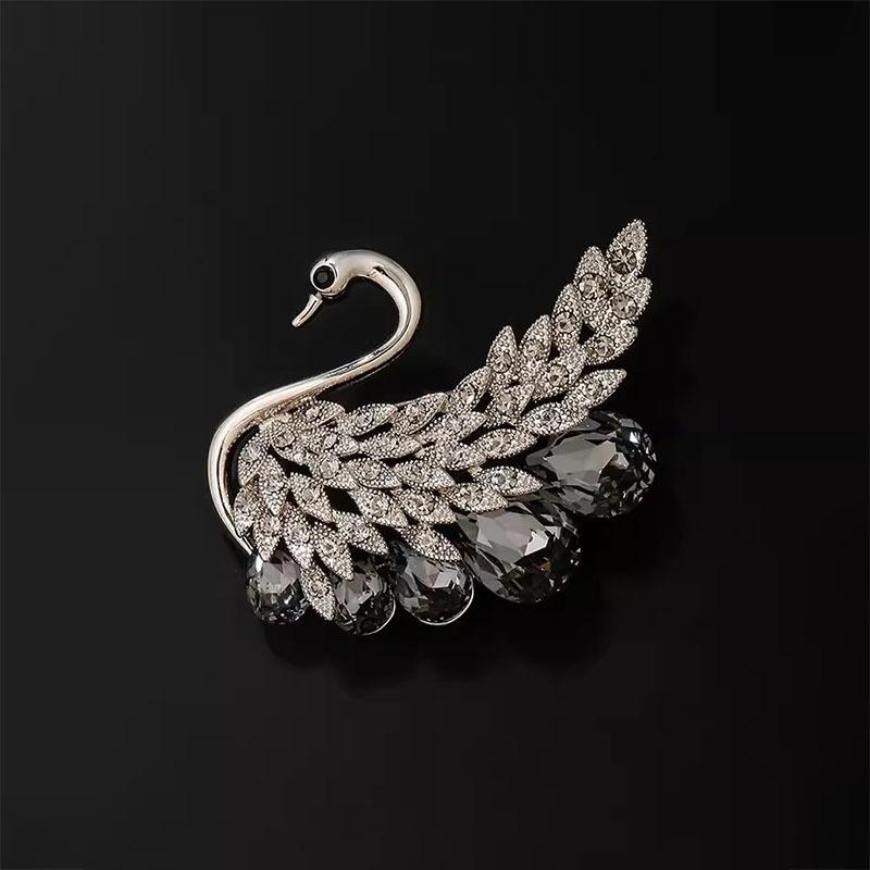

Light Luxury Retro Swan Brooch, High-end Women s Exquisite and Luxurious Animal Brooch, Elegant and Versatile Suit Pin золотой/серый
