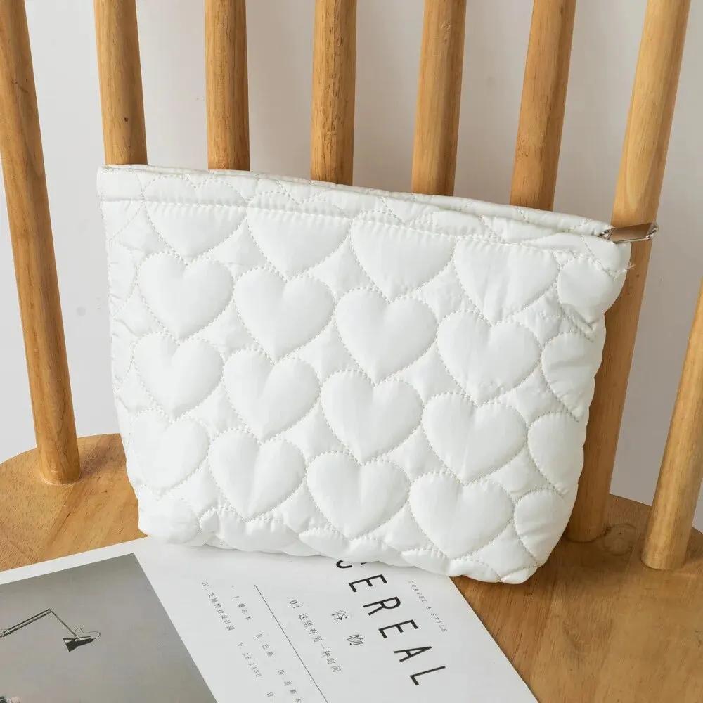 Fashion Korean Large Capacity Cosmetic Bag Women Soild Heart Quilting Handbag Portable Travel Lipstick Makeup Storage Bags