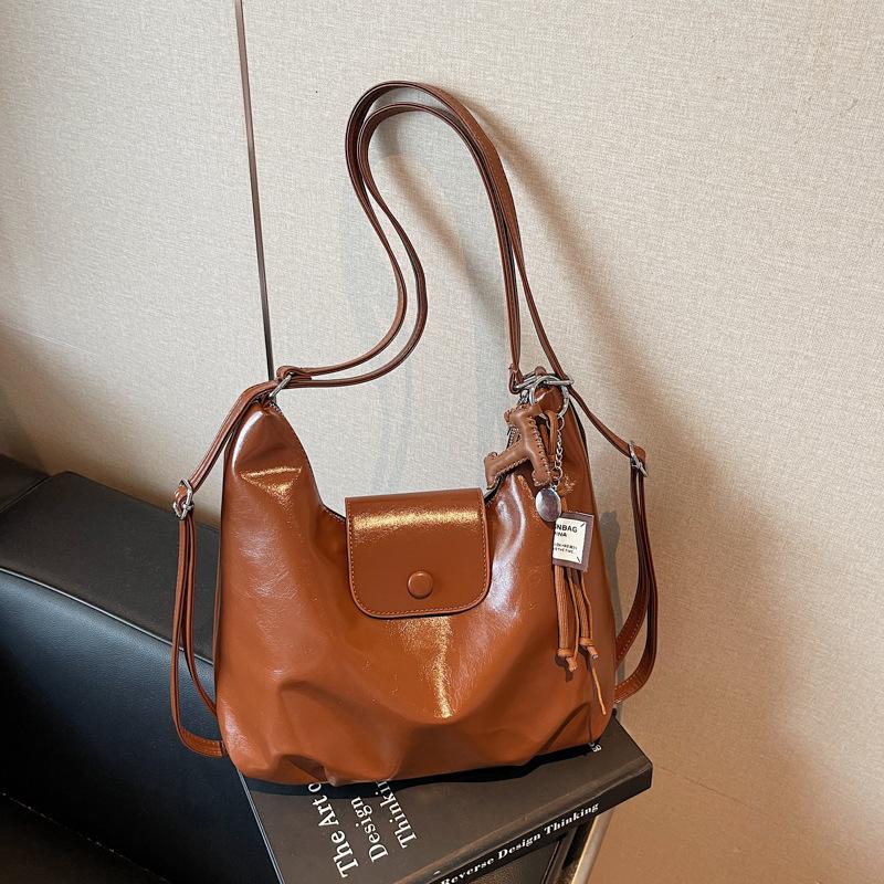 Premium retro large-capacity bag women's new autumn and winter double shoulder back bag single shoulder tote bag