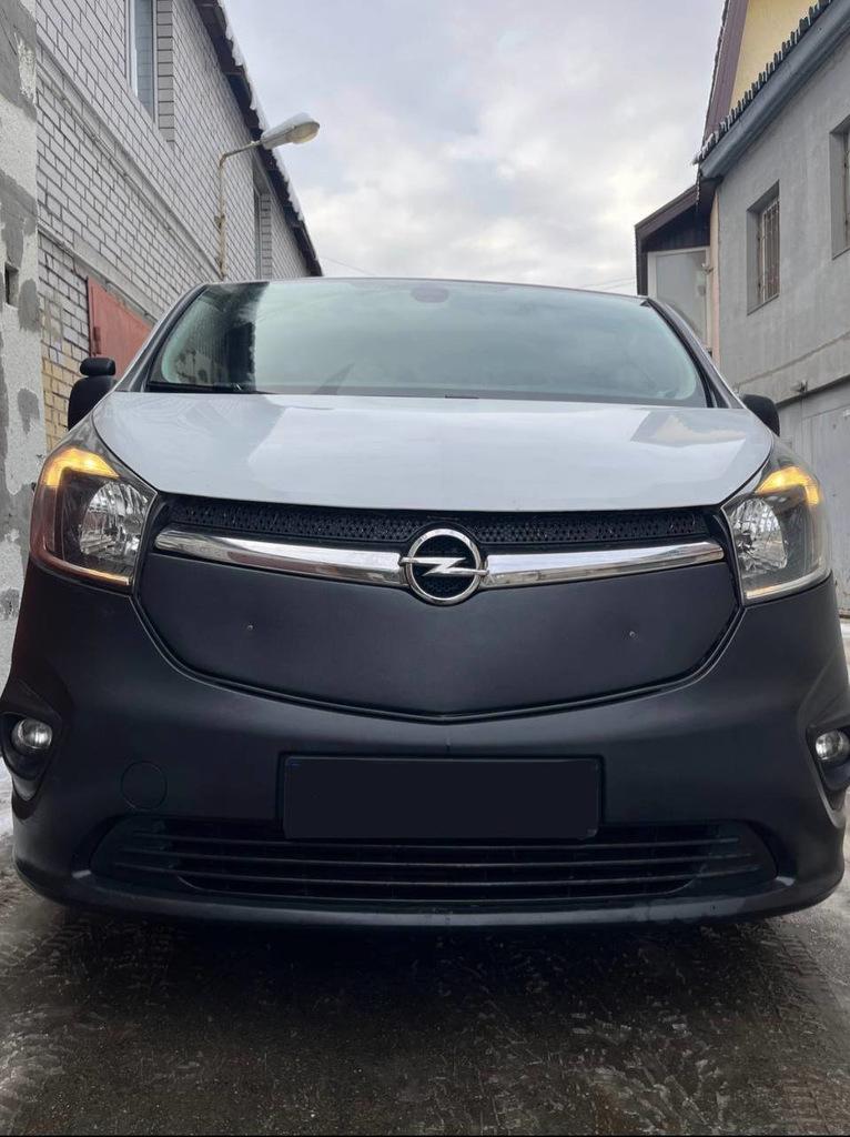 Зимняя накладка на решетку Глянцевая для Opel Vivaro 2015-2019 гг