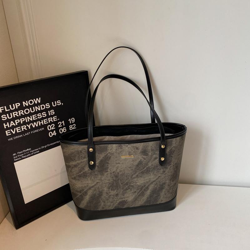 Large capacity versatile women's new retro casual armpit bag niche commuter shoulder bag