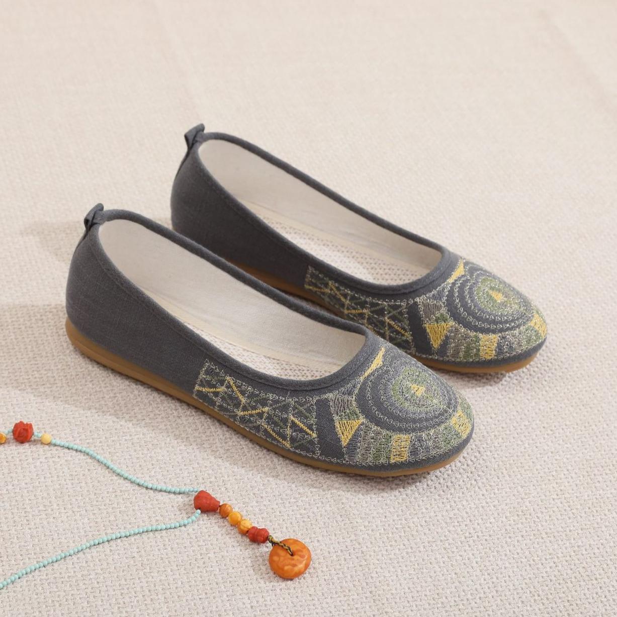 

Женские туфли без застежек, удобные легкие дорожные кроссовки, повседневные прогулочные мокасины для вождения, вышитые рабочие туфли для женщин, туфли с круглым носком 40 серый