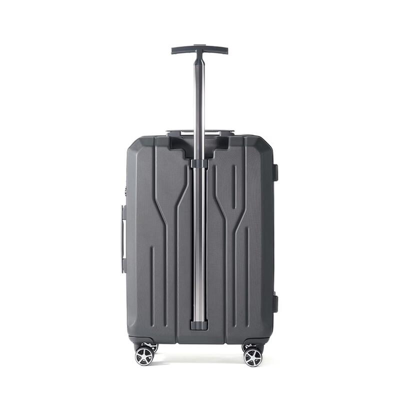Diplomat Fashion PC Spinner Carry-on Luggage
