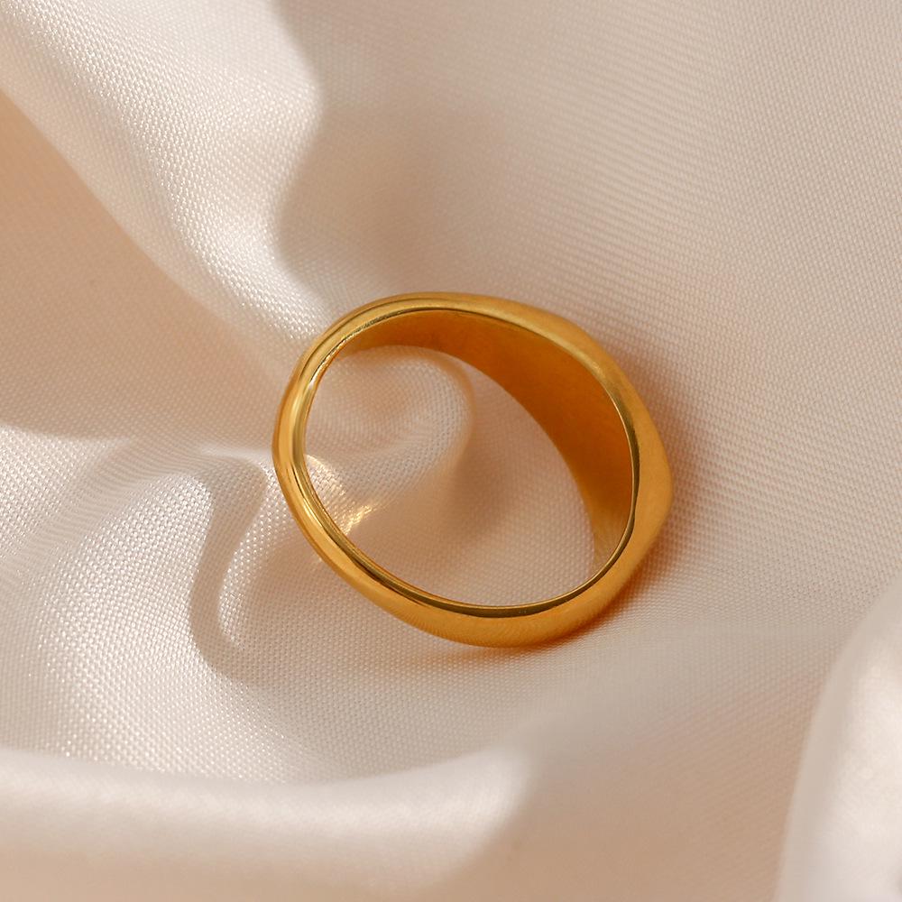 Europäisch-Amerikanische Mode 18K Gold Plated Edelstahl Ovaler Stern Zirkon Ring