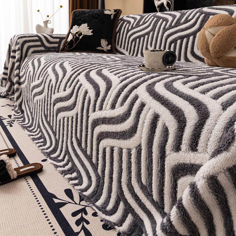 Winter Thickened Non-slip Sofa Cover – Cat Scratch Resistant & Dustproof Plush Blanket